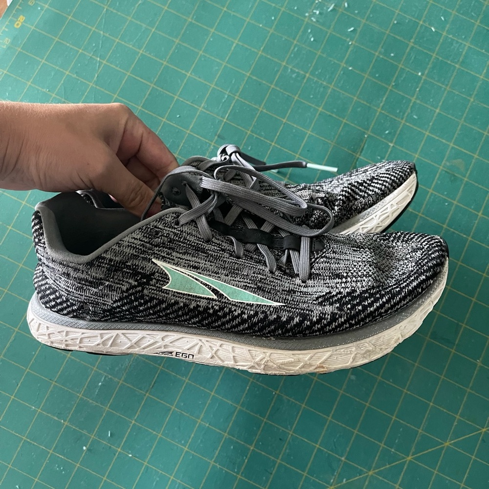 Women’s Altra Running Escalante 2 8.5 shoe